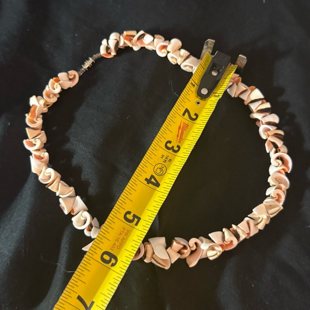 Chic Pink Shell Necklace - Picture 5 of 7